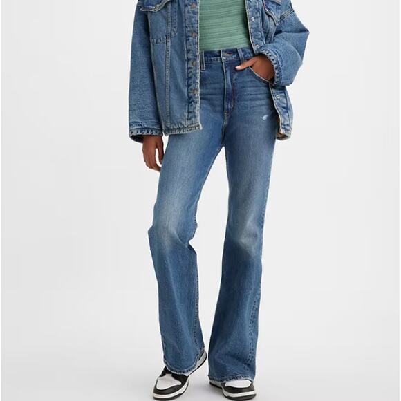 Levi's Jeans Women's 70's High Flare Size 34 Medium Wash Distressed Denim NWT - Picture 1 of 13